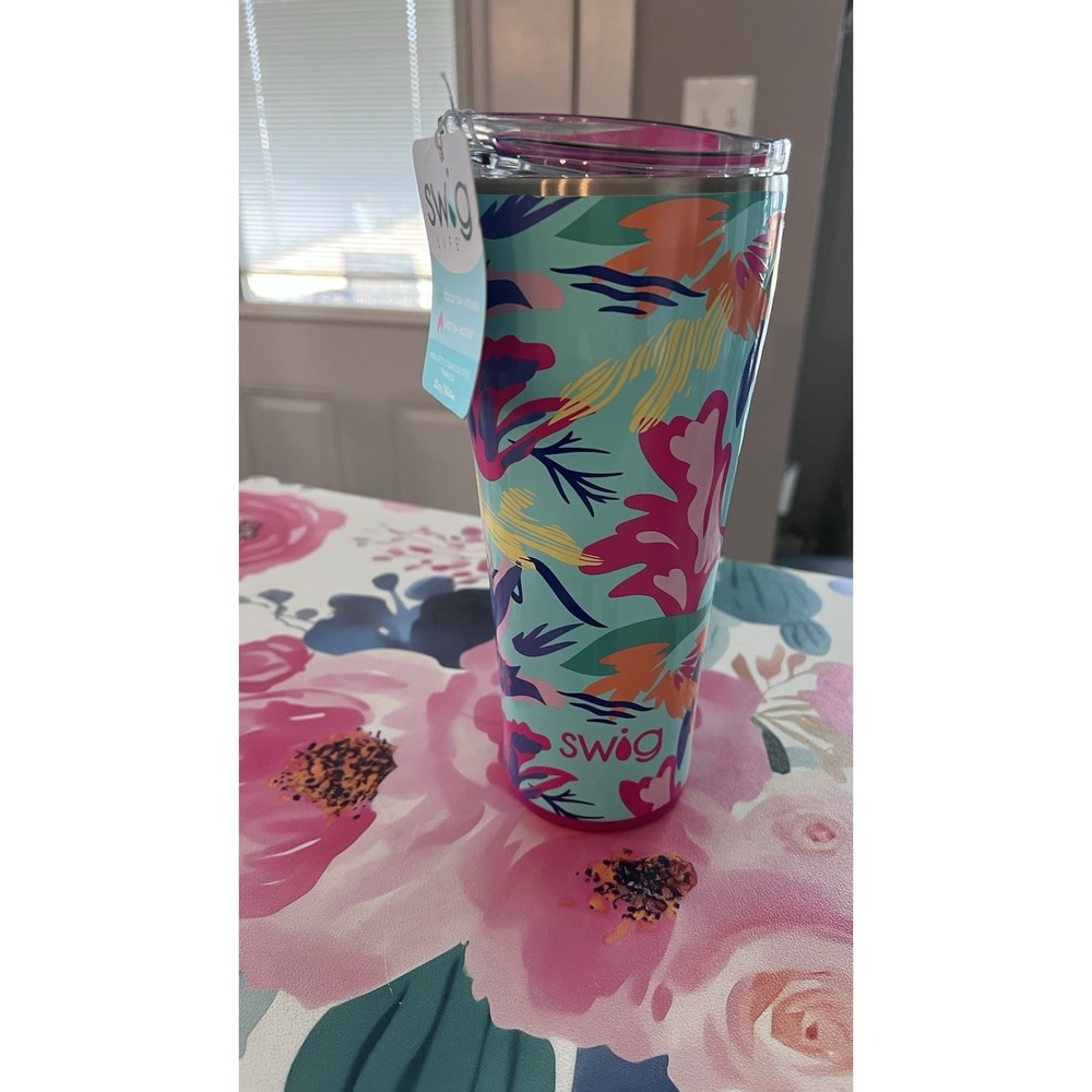 NEW Swig Life 32 OZ Tumbler Insulated Cup Flower Floral Hot/cold